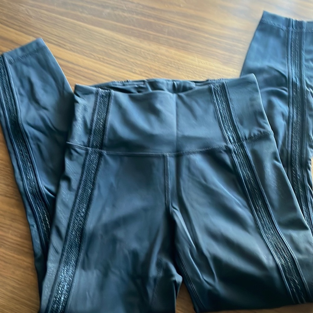 Lululemon Pant with mesh sides